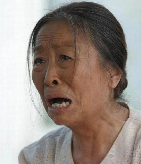 娱乐圈12位知名丑星:黄渤,王宝强榜上有名,张少华年轻时是校花