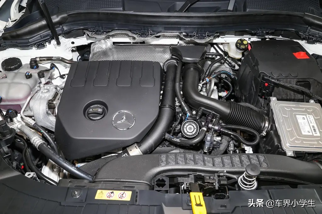 精致优雅的白领丽人专属座驾：奔驰GLA200 4MATIC
