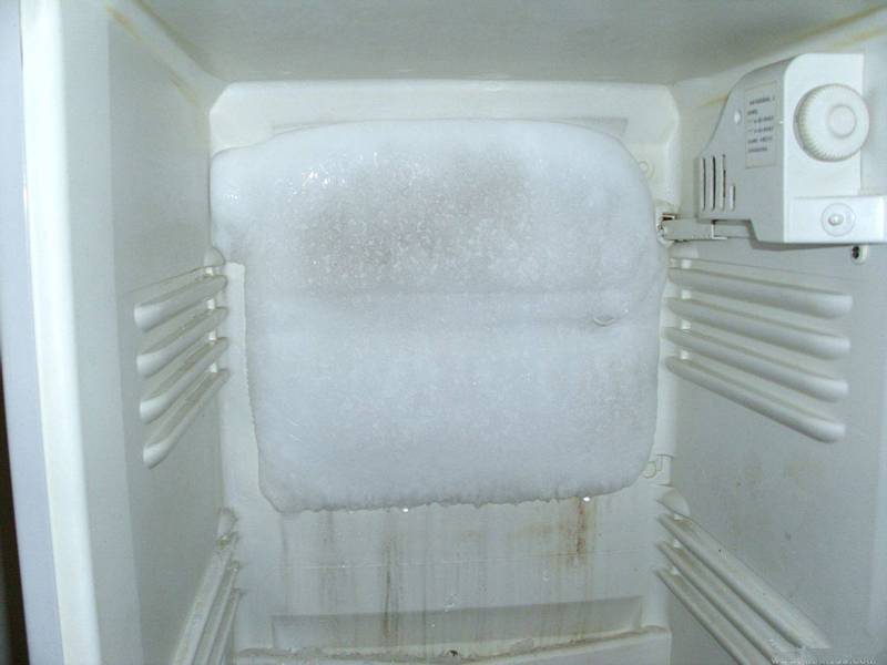 冰箱结冰冰箱排水孔堵了怎么弄「冰箱排水孔结冰的根治」