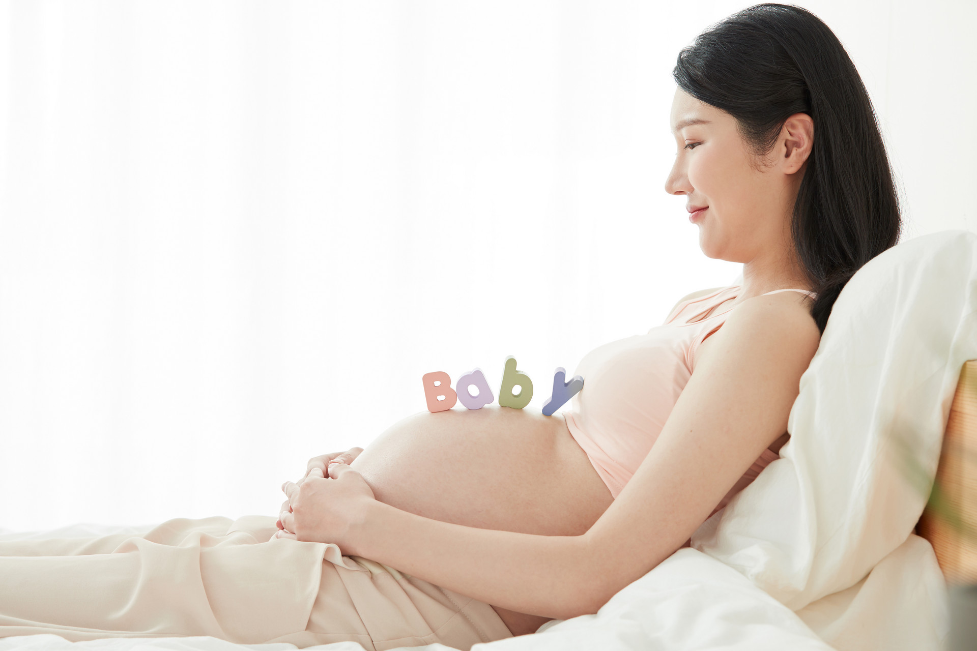 孕早期胎宝不稳定，孕妈要避开十个禁忌，平安健康进入孕中期