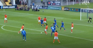 一球挫荷兰(荷兰足球突然遍地黄金：U17霸气卫冕4-2吊打意大利，边捧杯边**)