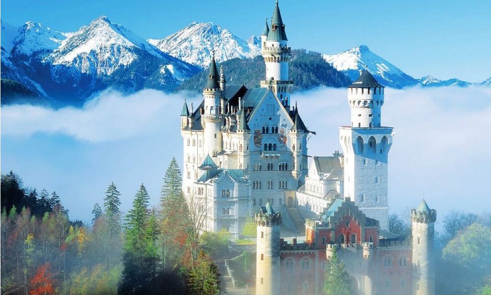 当代大学生要振兴中华、肩负使命，必须学好历史和哲学