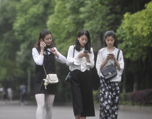 大一新生要不要迁户口，学生提前了解没坏处，早做准备不吃亏