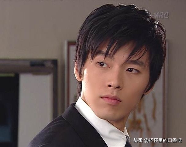 韩剧年轻帅照！李政宰郑雨盛是神级，元斌难忘，20多岁玄彬好青涩