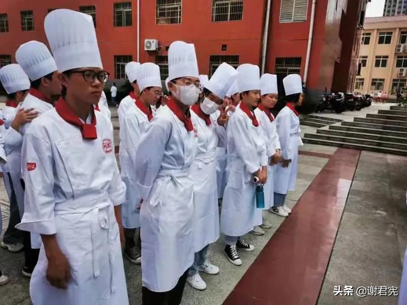 南部职业技术学校神厨教育烹饪专业学生开班起航