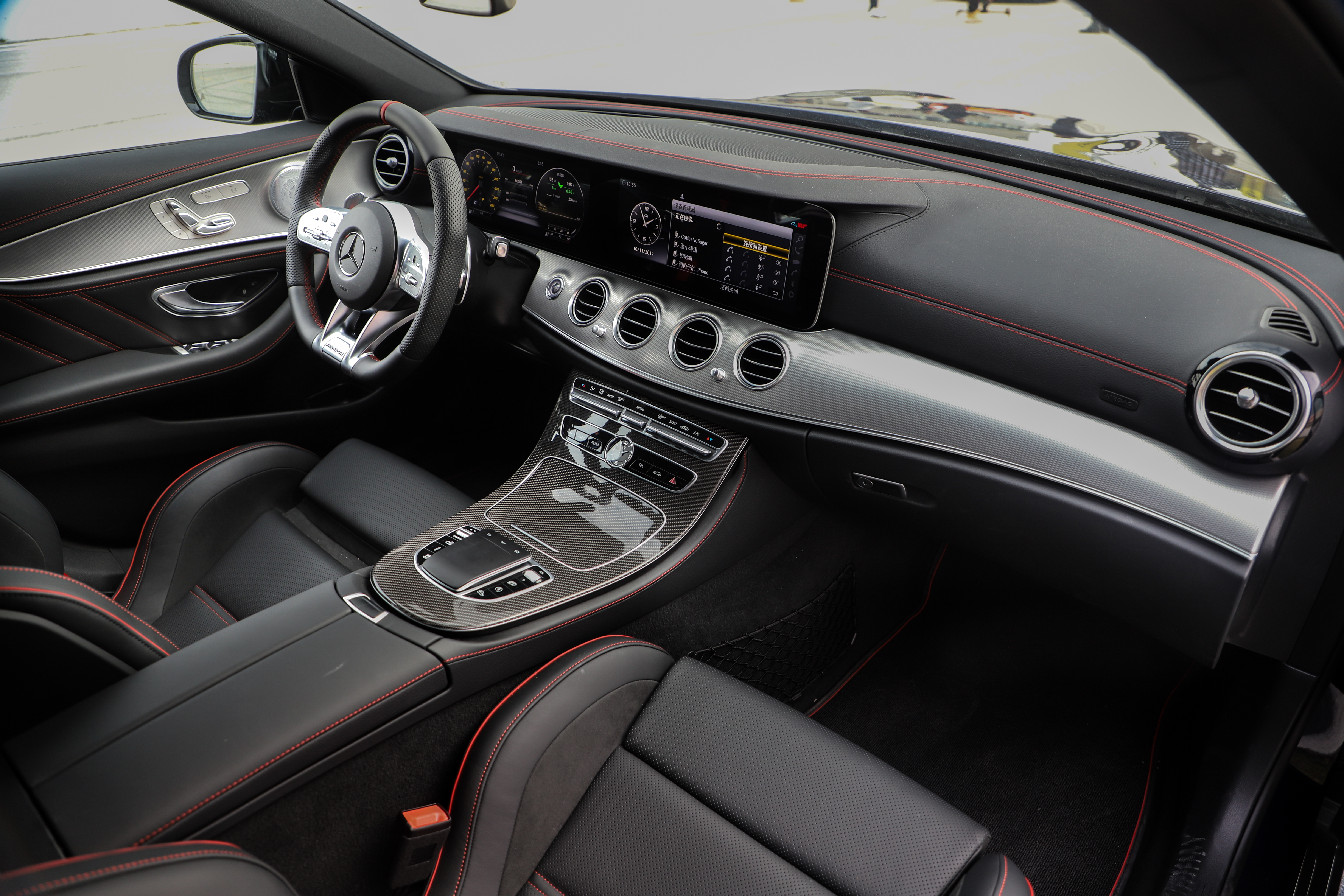 AMG E级双车评测：同门不同命，直6凭何挑战V8？