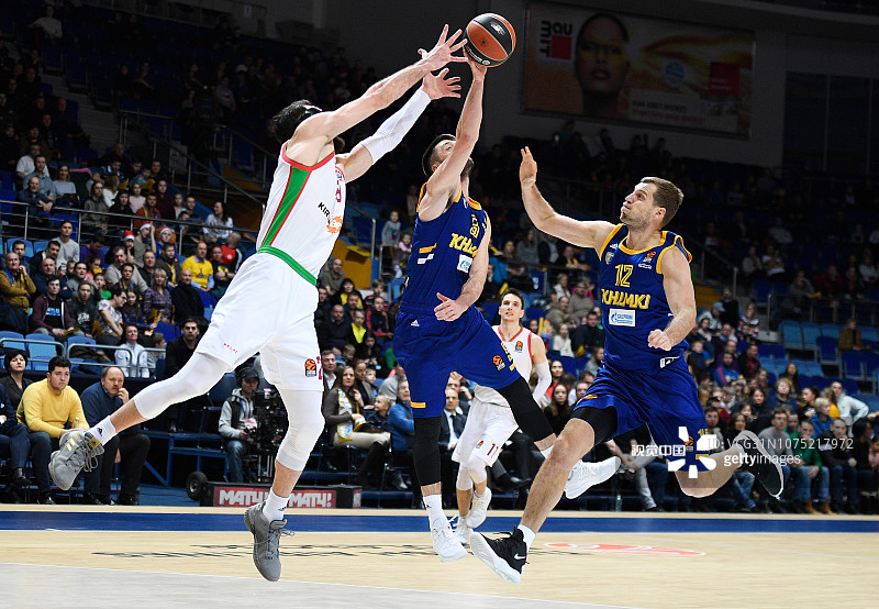 为什么奥运篮球比分比nba低(奥运会落下帷幕，中国男篮无奈成看客，他们究竟差在哪里？)