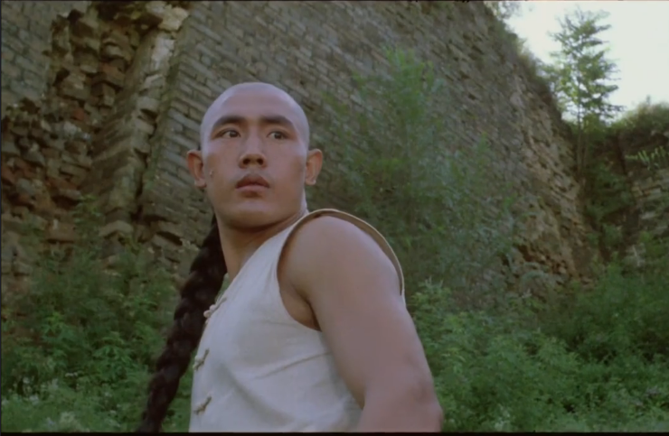 《神鞭》里除了两位主演之外没有太出名的演员,笔者就看一位配角眼熟