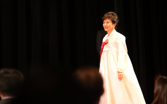 答網友問：樸槿惠至今未婚，沒有丈夫沒有子女