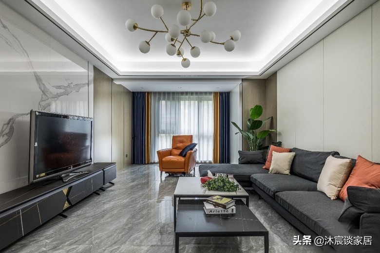 她家100㎡，装成轻奢风格精致华丽，配色优雅高级，成为小区典范