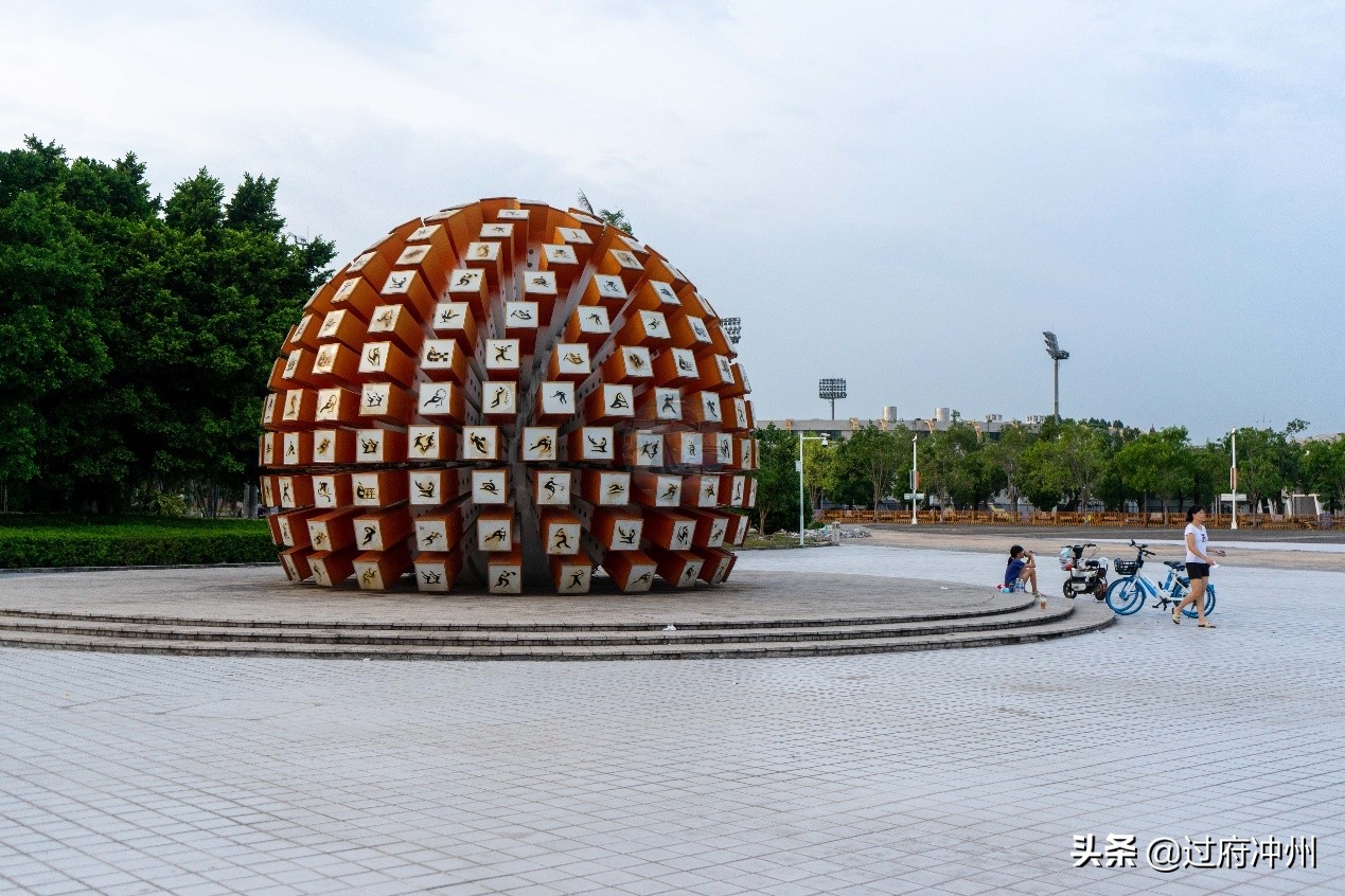 广州奥林匹克体育中心在哪里(晚霞实在美！广州这个体育中心，名至羊城新八景，值得一看)