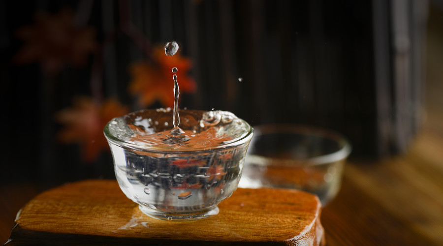 一篇让所有老师都给出满分的作品，它的名字叫“酒”