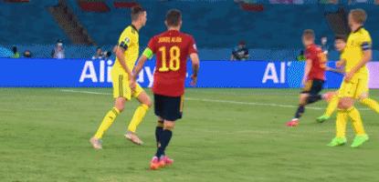 欧洲杯：莫拉塔失良机&奥尔森献神扑，西班牙0比0瑞典无缘开门红