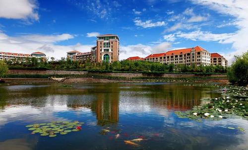 中国最美高校之一中国海洋大学