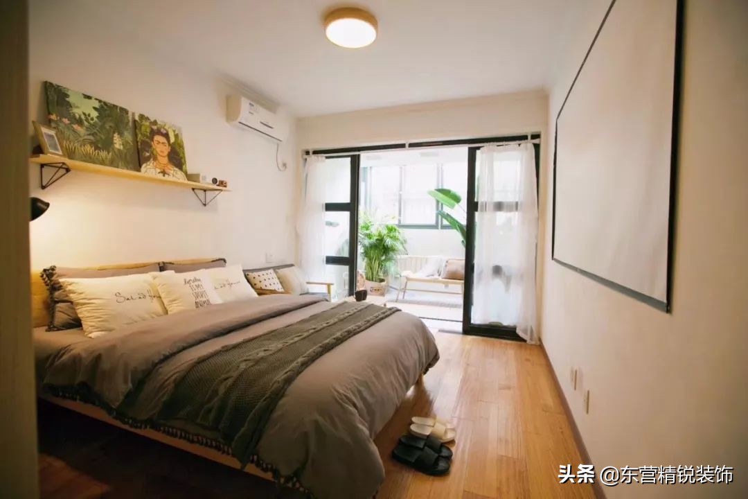 30款卧室阳台装修效果图，卧室阳台窗帘这样装真美