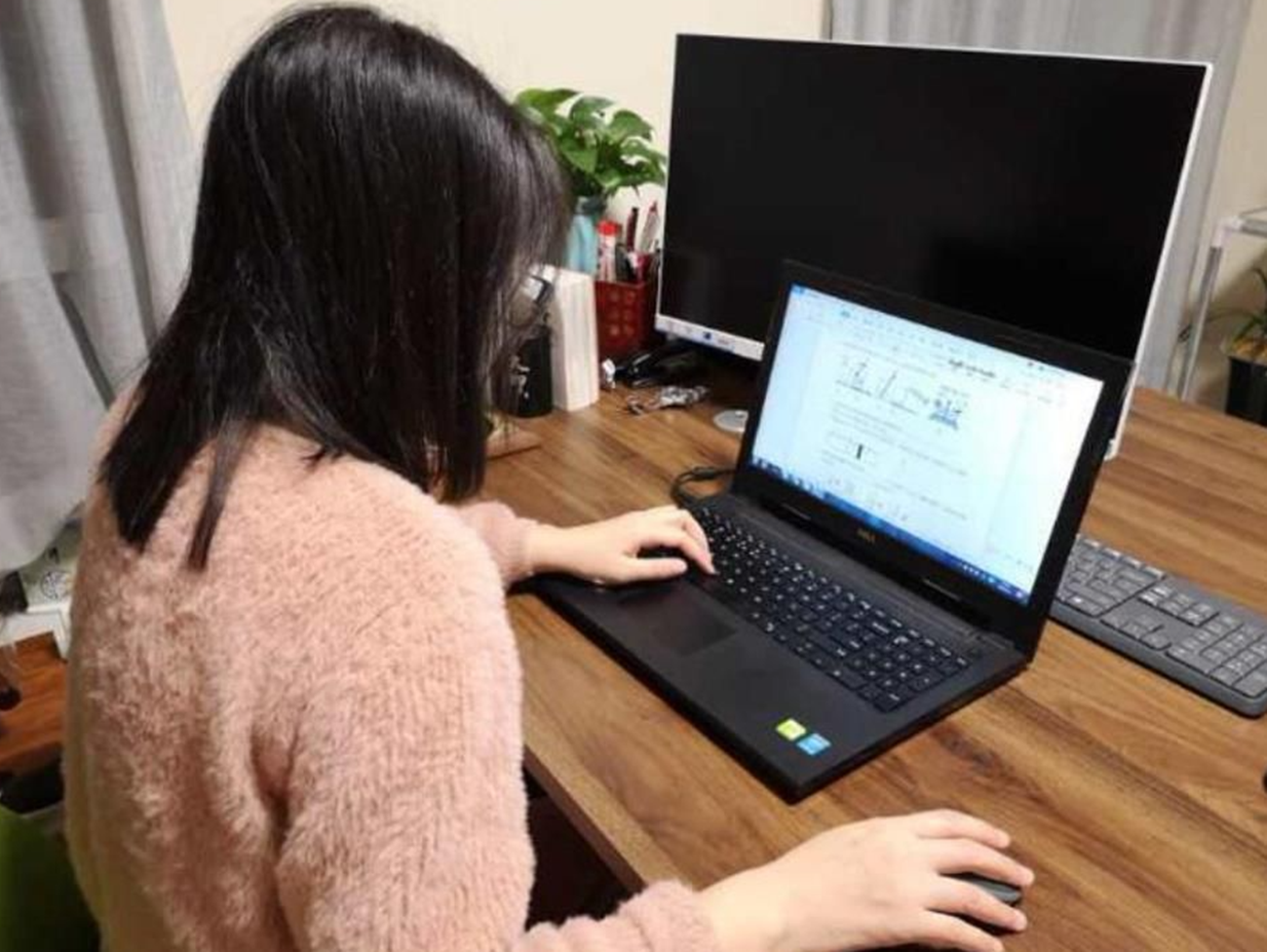 多地高校发布“国庆”通知，假期最短才一天，学生：可太心酸了