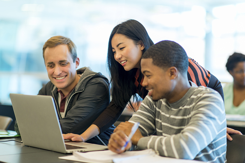 研究生人均“月入过万”？不少过来人坦言：想想就得了，别当真