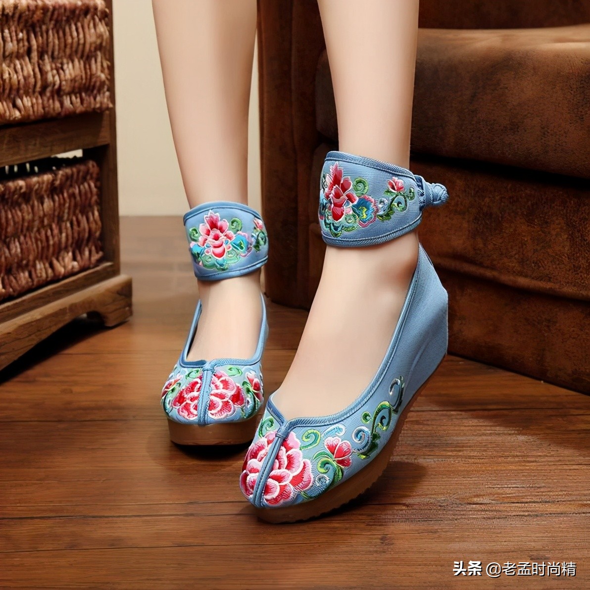 最美中国风——精致绣花鞋引领时尚潮流