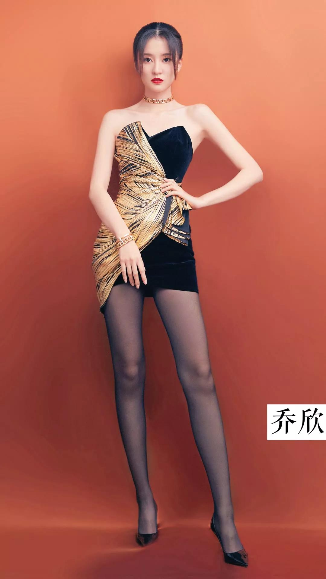 12位女明星穿丝袜你钟意哪位