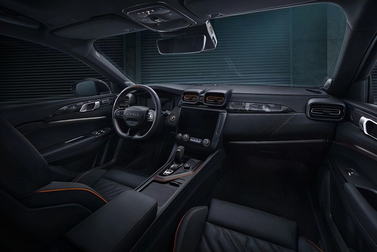 新车快评丨中期改款Q5L、新C-HR、中国钢炮领克02 hatchback