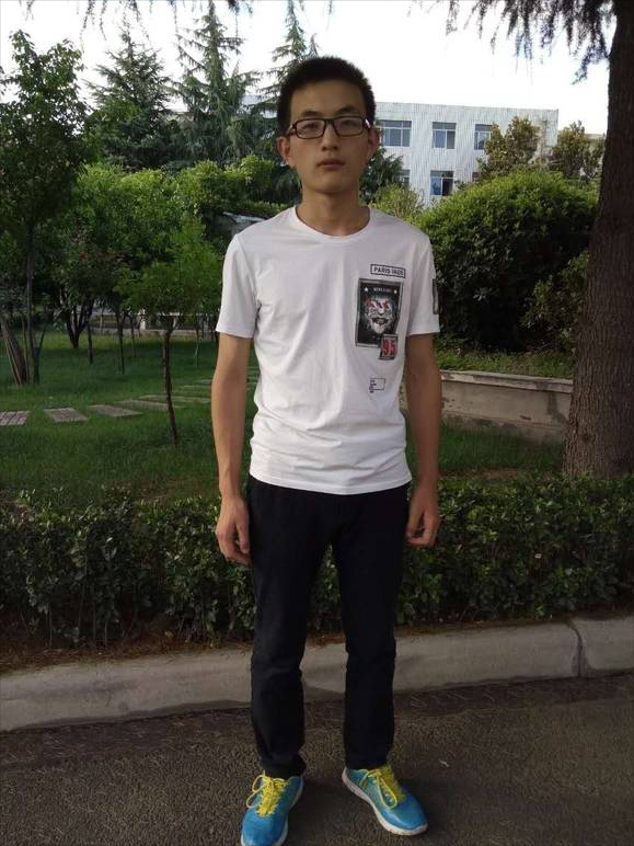 父亲重病，负债累累，瘦弱少年扛起一个家，历经坎坷终圆梦清华