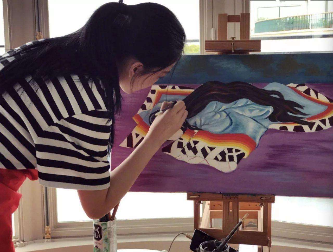 张馨予：一位被演艺耽误了的艺术家，她的国画比大师都专业