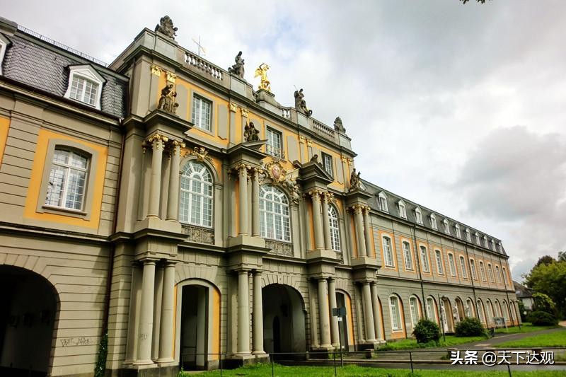 波恩大學(rheinische friedrich-wilhelms-universit01t bonn),位於