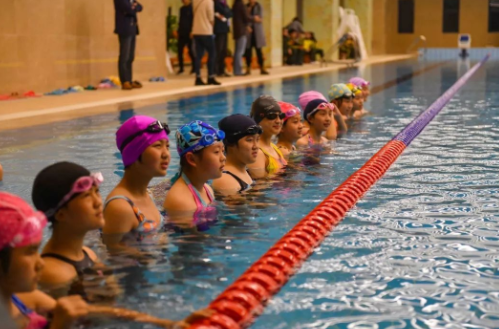 河南美女学霸火了，高考总分643数学满分，称不写数学题浑身难受