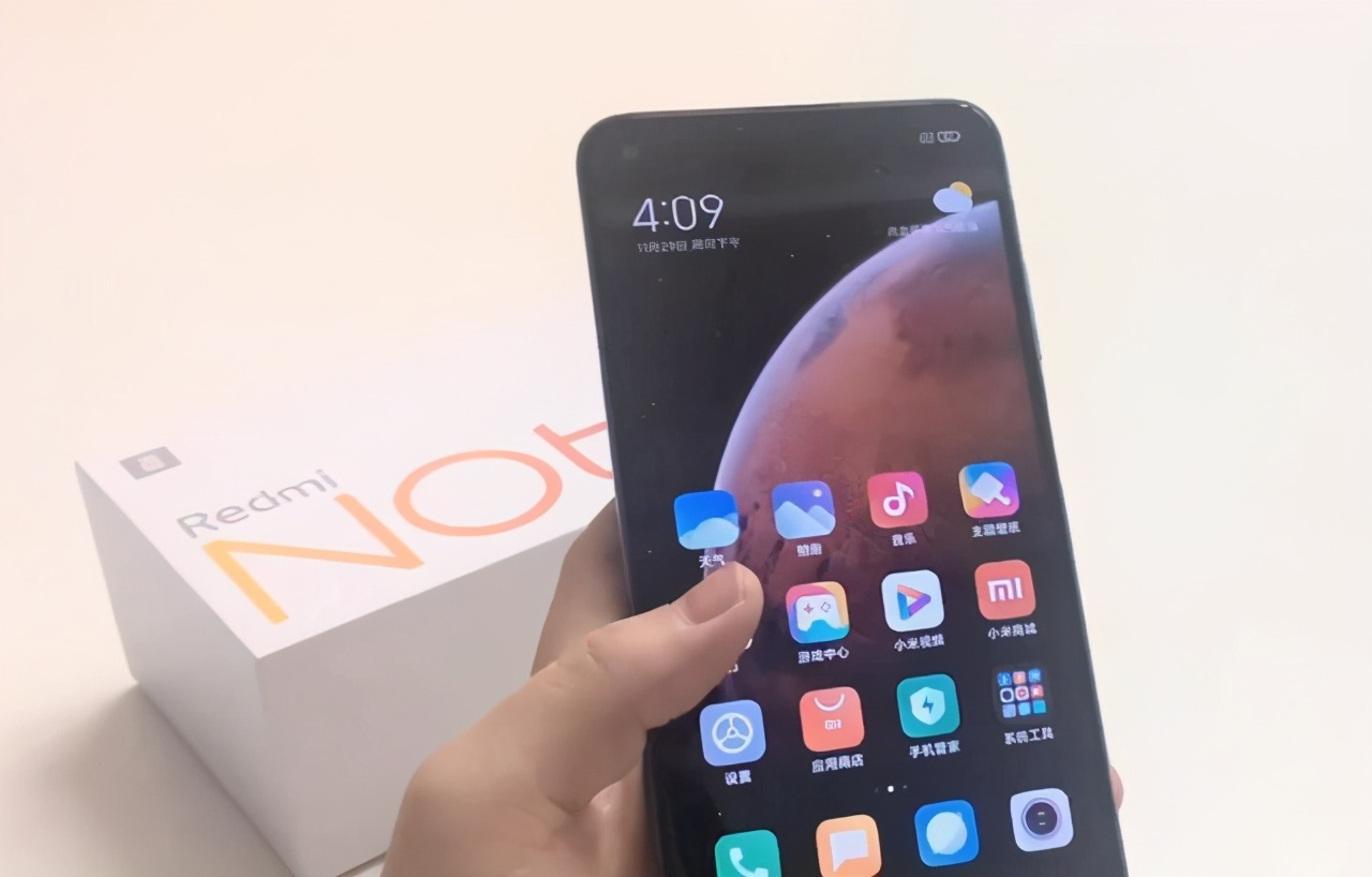 当下势头最猛的3款千元5G，高配低价，玩游戏也无压力