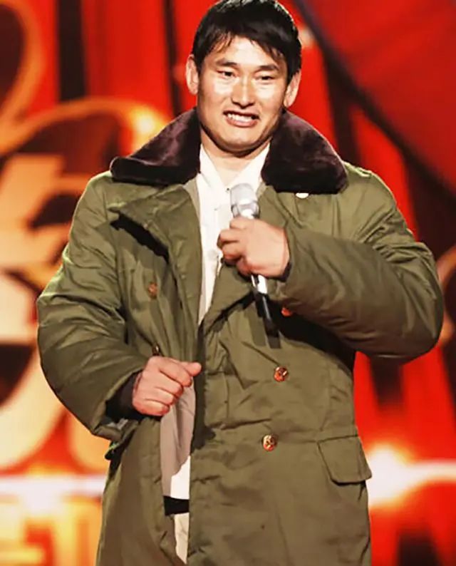 大衣哥怎么出名的（“大衣哥”朱之文艰辛成名史）