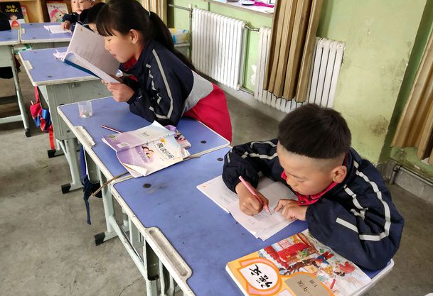 刻在学生骨子里的课文，一句唤起无数共鸣，听到仿佛回到学生时代