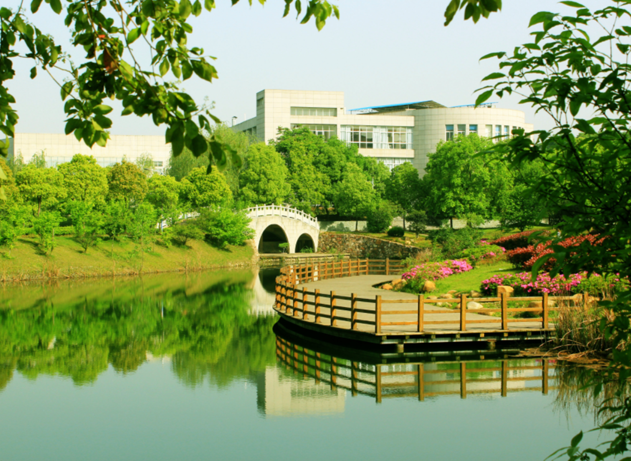 2021年高考遇上“小年”，录取分数线有所下降，低分也能上好大学