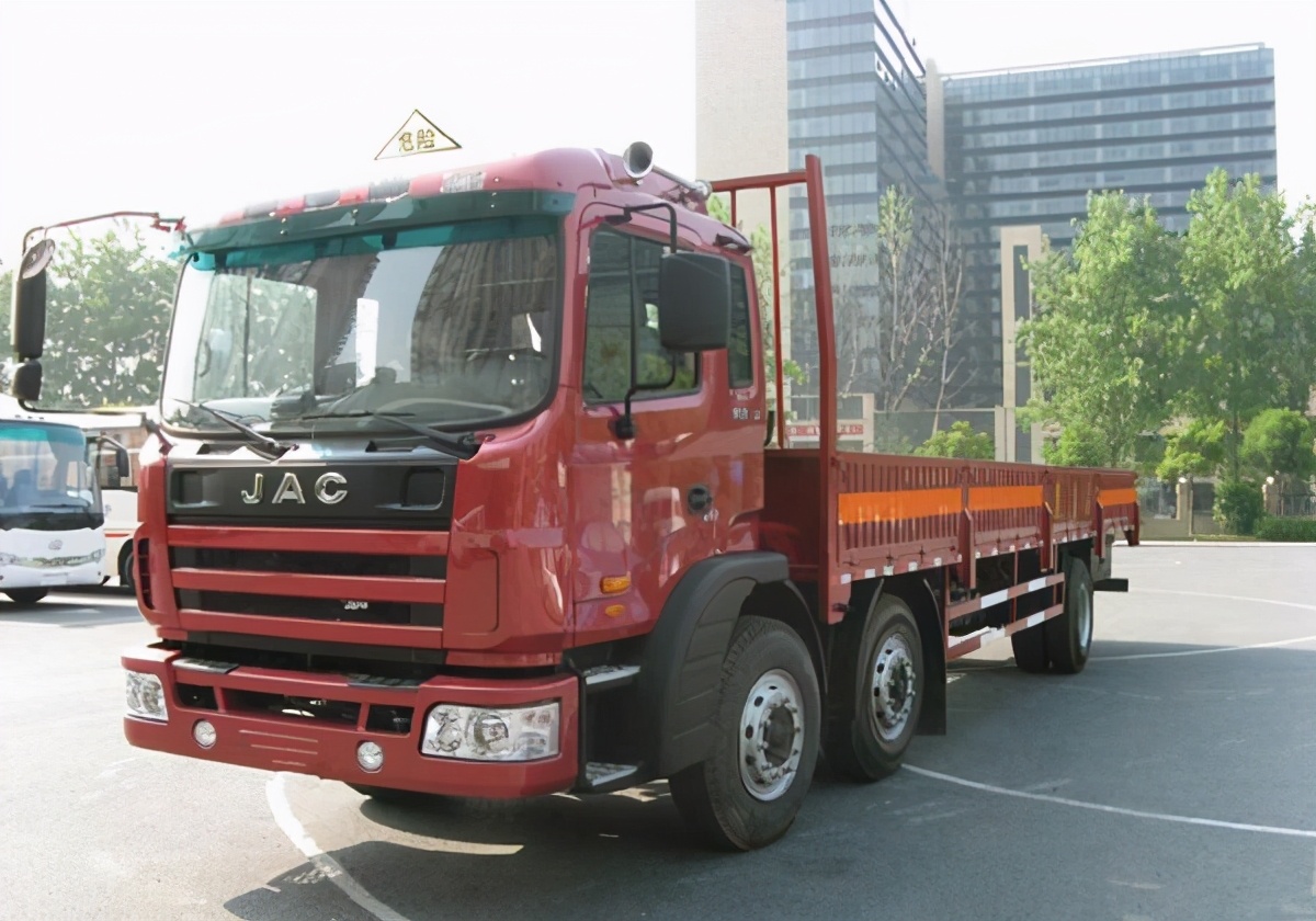 南宁公司从事道路货物运输经营要具备什么条件？首先得有这个证