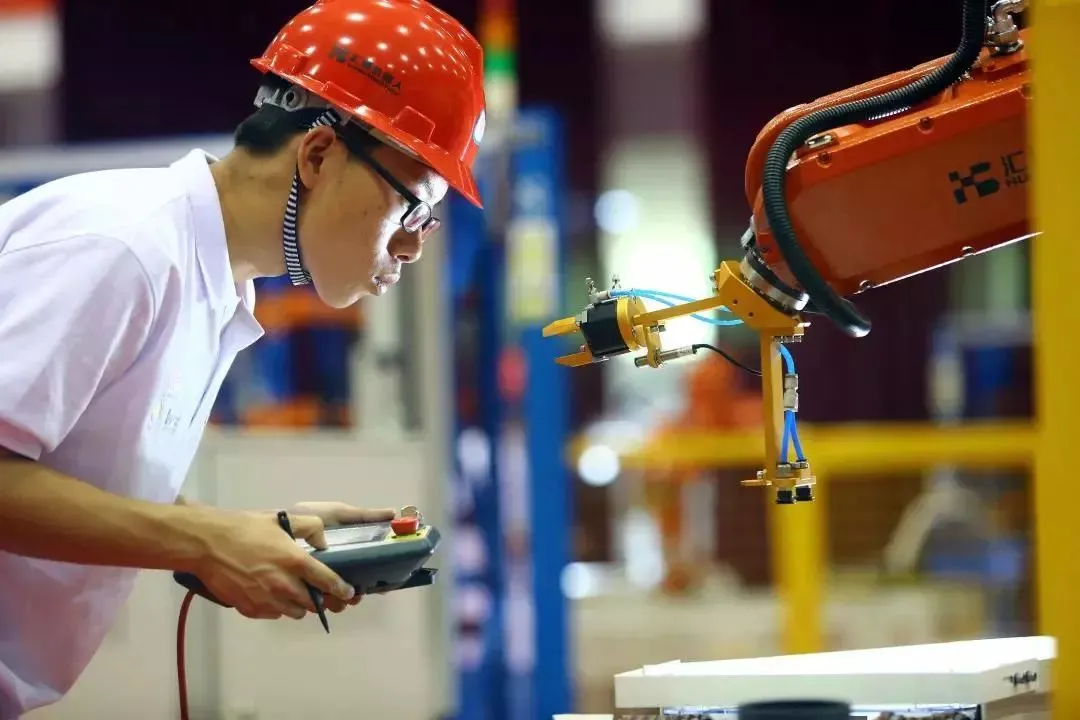 大写的实力！打造“大国重器”，北京这所高校还助力鸟巢、港珠澳大桥等工程！