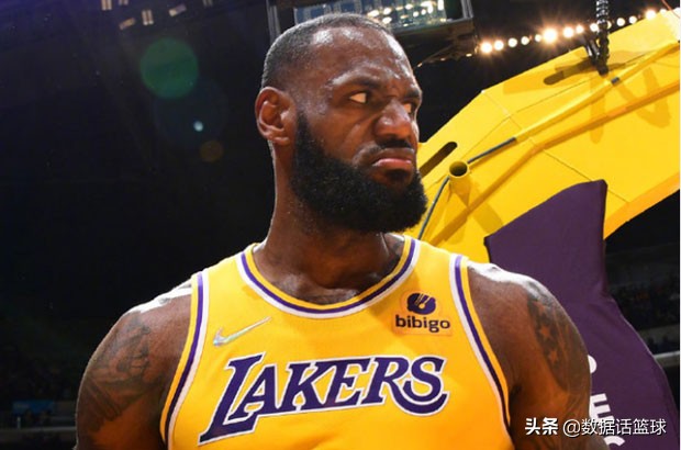 nba火箭vs湖人视频回(湖人119-117火箭！谁注意赛后詹姆斯采访，短短4个字评价威少)