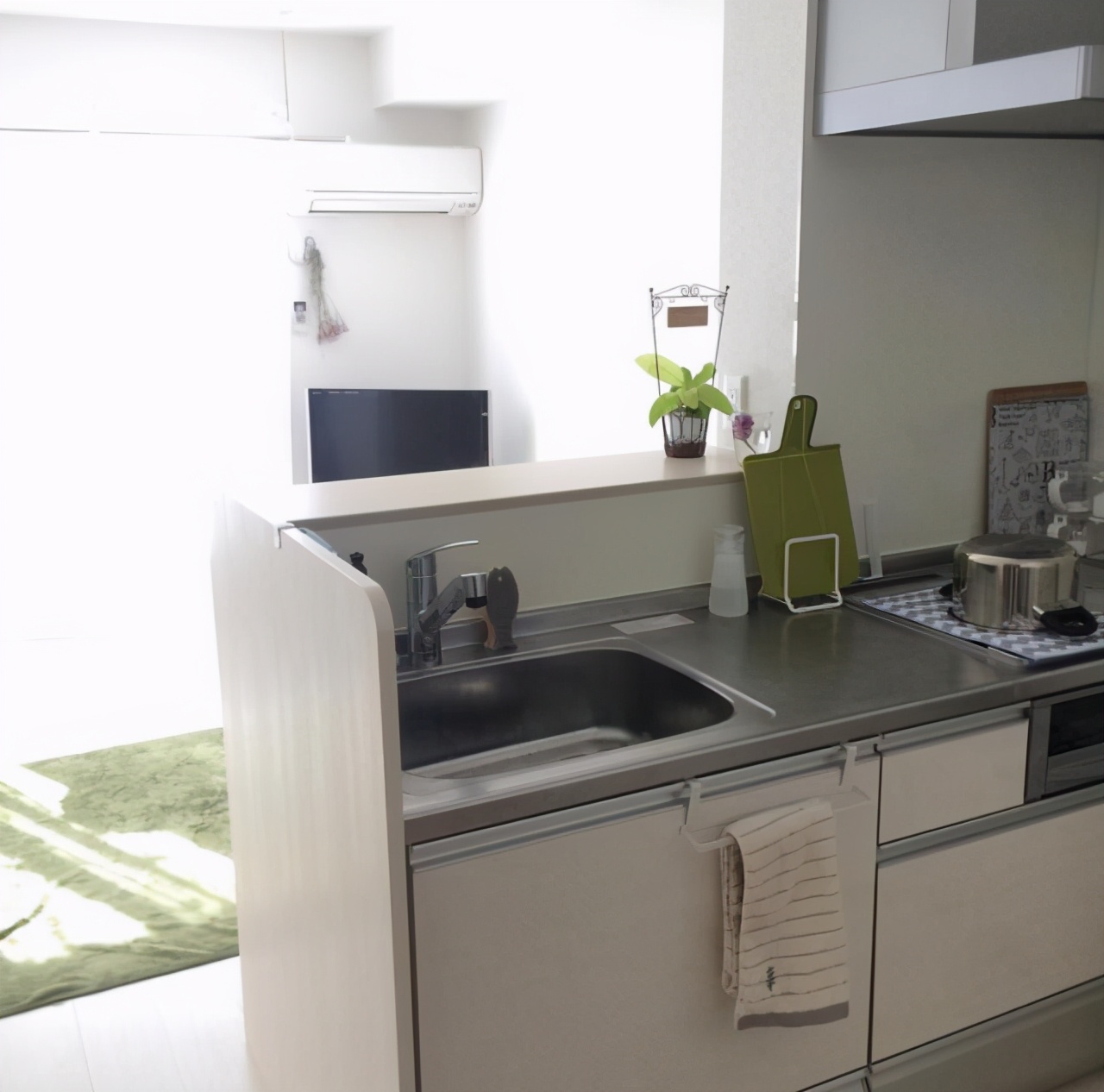 日本女孩的27㎡公寓，小空间功能十分强大，一个人的日子太舒适了