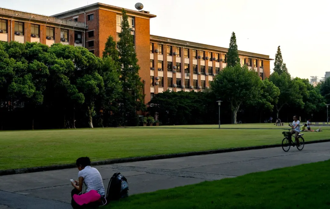 复旦大学：霍格沃斯魔法学校上海分校，终于不能隐瞒了吗？