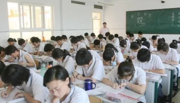 为何我国高考会定在每年6月7号、8号？是祝福考生“录取吧”？