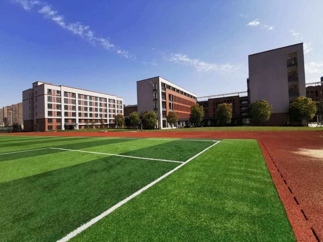 封闭学校哪里好（南京全封闭寄宿制新贵学校）