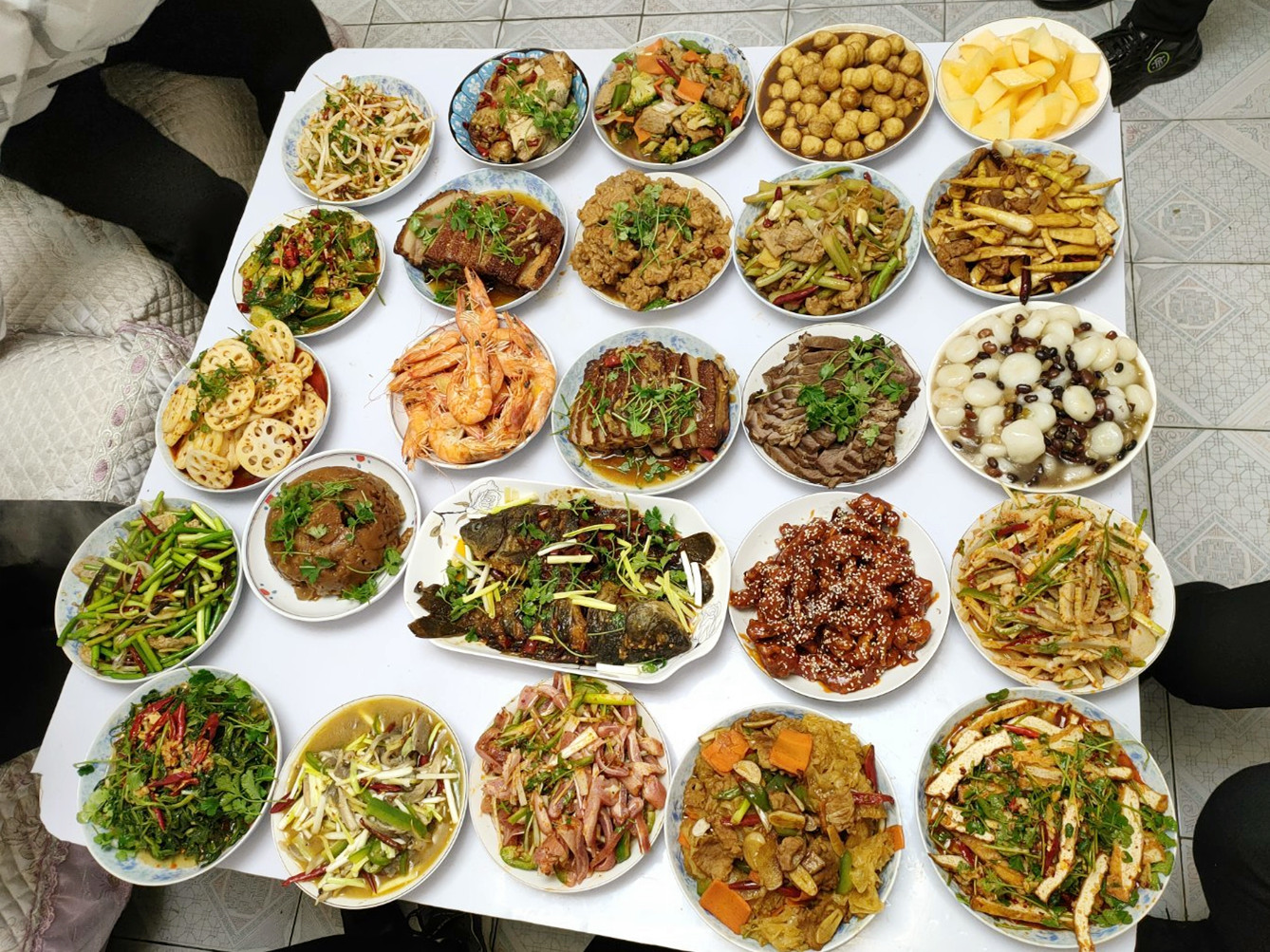 12个地方晒的年夜饭收集好了,远洋货船上的真是简单,开眼界了