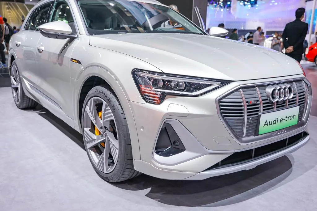 纯电动汽车:奥迪e-tron,纯电续航500公里,还是四驱SUV