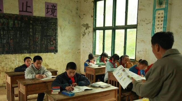 考上清华就买车，孩子上学后，功利教育的“遮羞布”被狠狠撕开