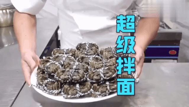 一年产396条美食视频，18年粤菜大厨教244万人“在线开店”