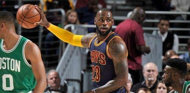 nba单手抓球为什么没有了(揭开真相，NBA单手抓球曾经非常流行，为什么现在好像失传了？)