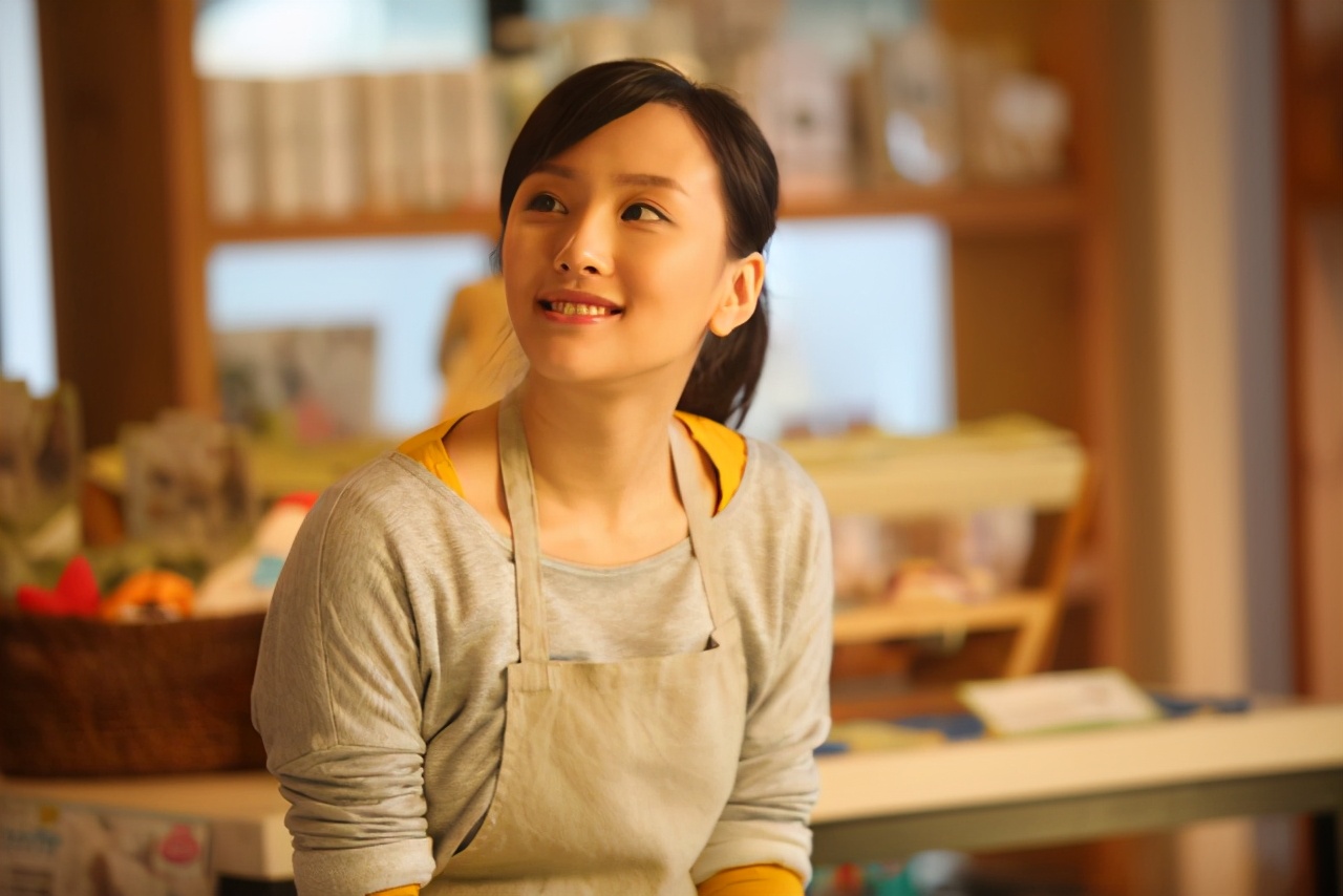 脸型靓丽,身材火爆的陈静的早期靠《喜爱夜蒲》出名,出演过多部大尺度