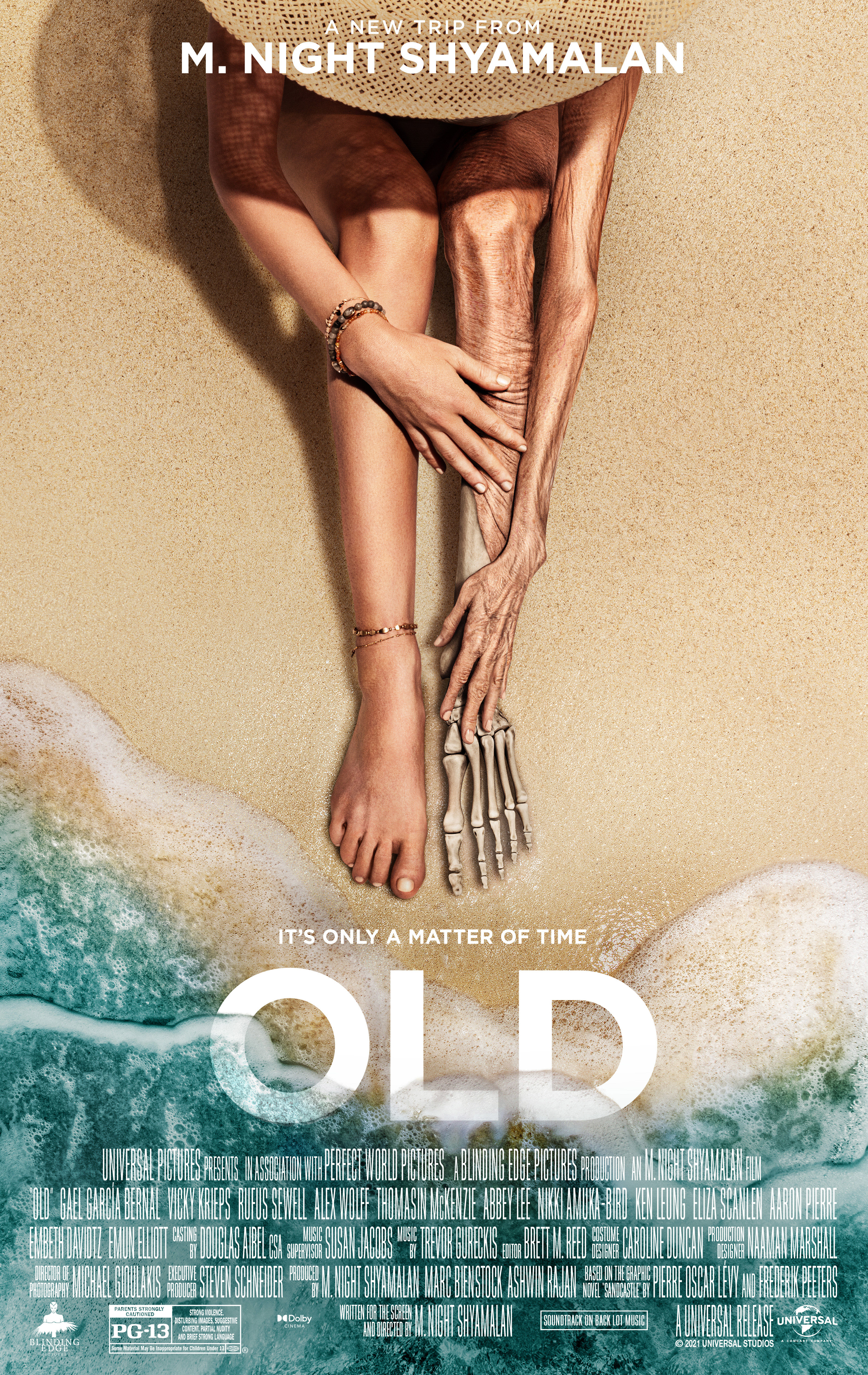 《第六感》导演惊悚新作《老去》，诡异海滩一天变老50岁