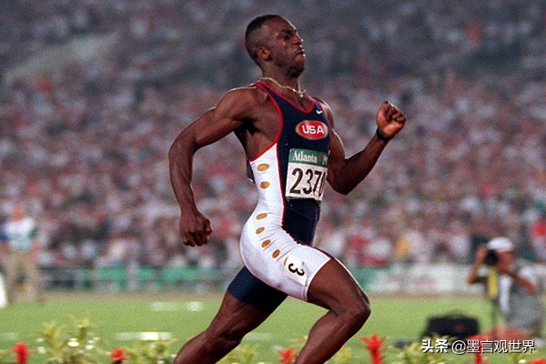 为什么nba黑人有尊严（种族歧视眼中的美国，为什么那么NBA还有那么多黑人明星？）