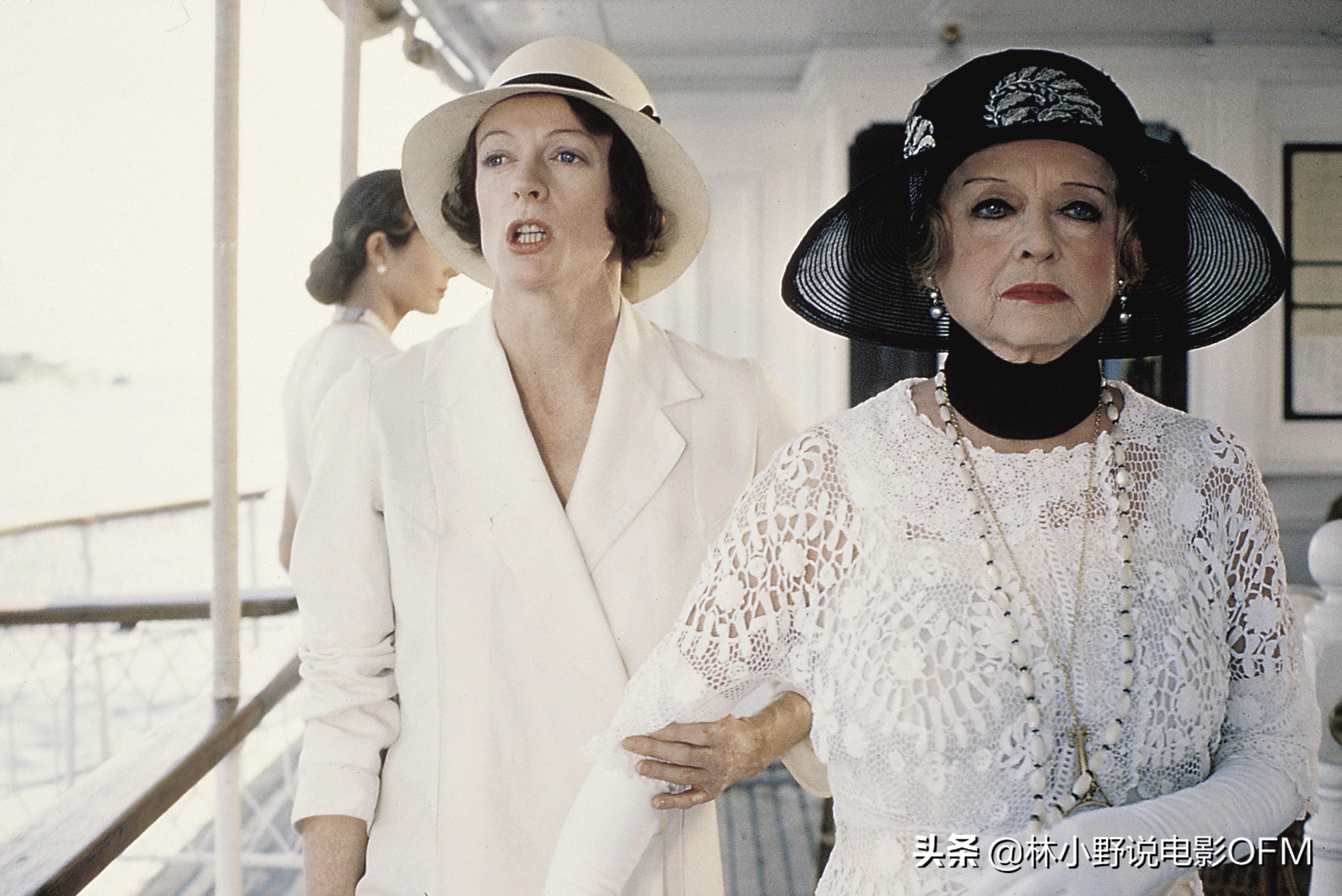 《阳光下的罪恶》女主角是邦女郎，男配是“查泰莱夫人的情人”