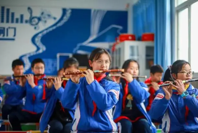 英语将被“踢出”高考？2021英语考试有调整，部分地区直降20分