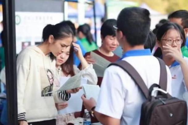 新高考模式下，物理好的考生能随意挑选专业？高三班主任给出建议